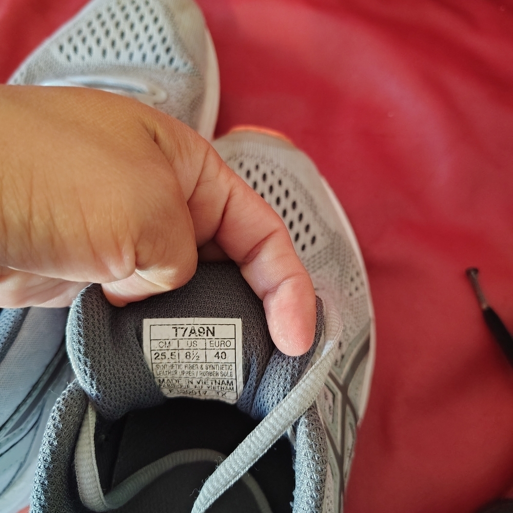 ASICS Women's Gray Running Shoes - Picture 5 of 6